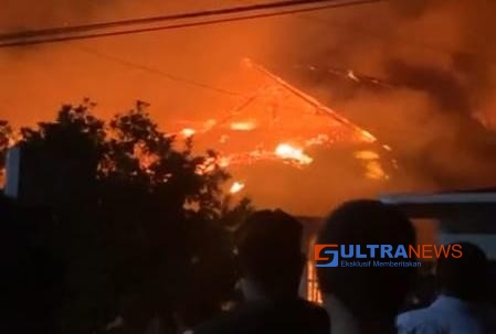 Dua Rumah di Punggaluku Konsel Terbakar, Diduga Korsleting Listrik